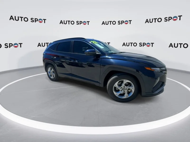 Used 2022 Intense Blue Hyundai SEL image 2