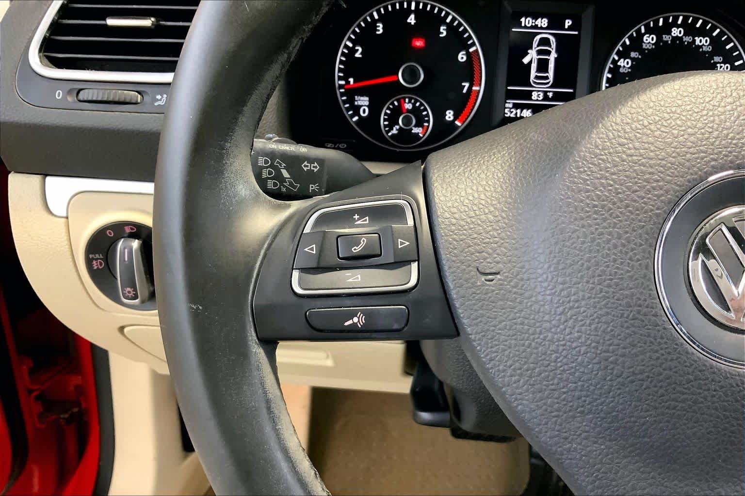 Used 2016 Flash Red Volkswagen Komfort image 24