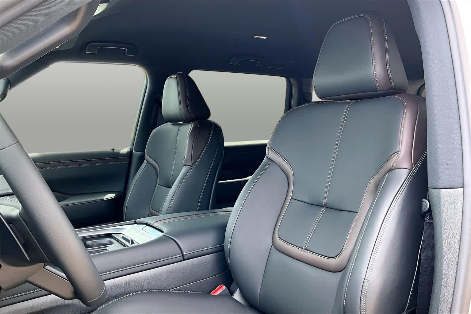 New 2026 Brilliant Silver Nissan SL image 17