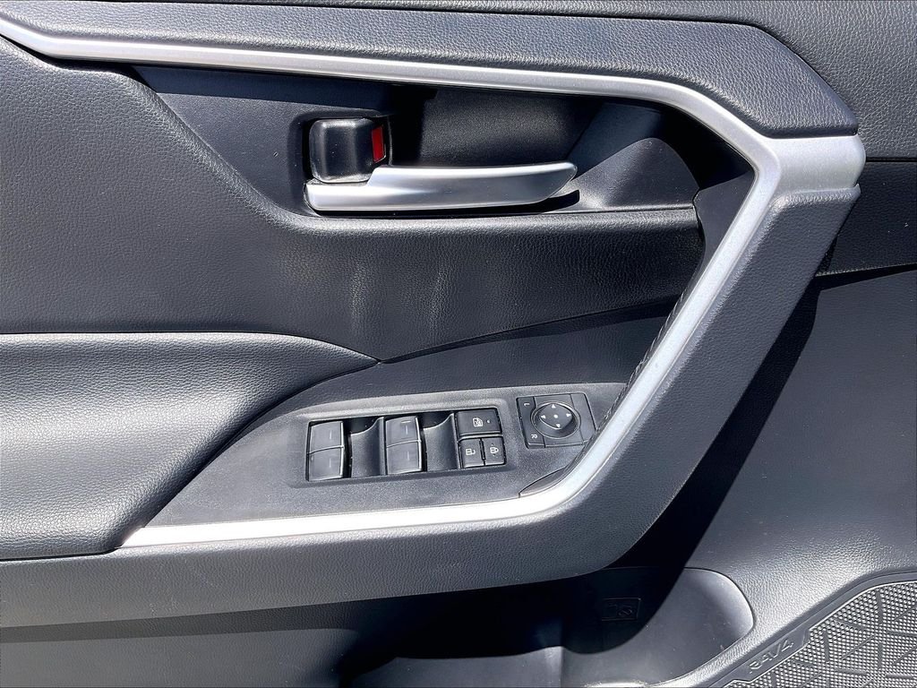 Used 2024 Ice Toyota XLE image 36
