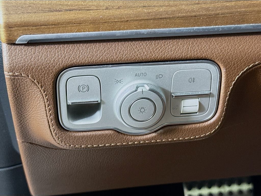 Used 2024 Green Mercedes-Benz GLS 580 image 10