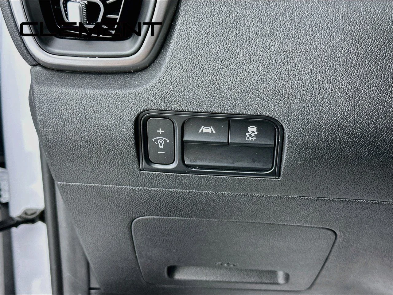 Certified Used 2022 Glacial White Pearl Kia LX image 14