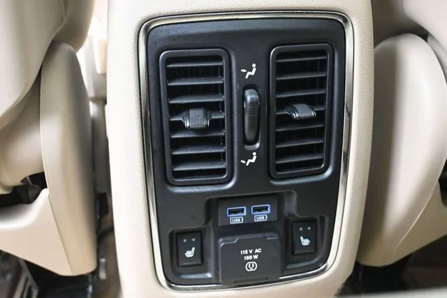 Used 2018 Velvet Red Pearlc Jeep Overland image 23
