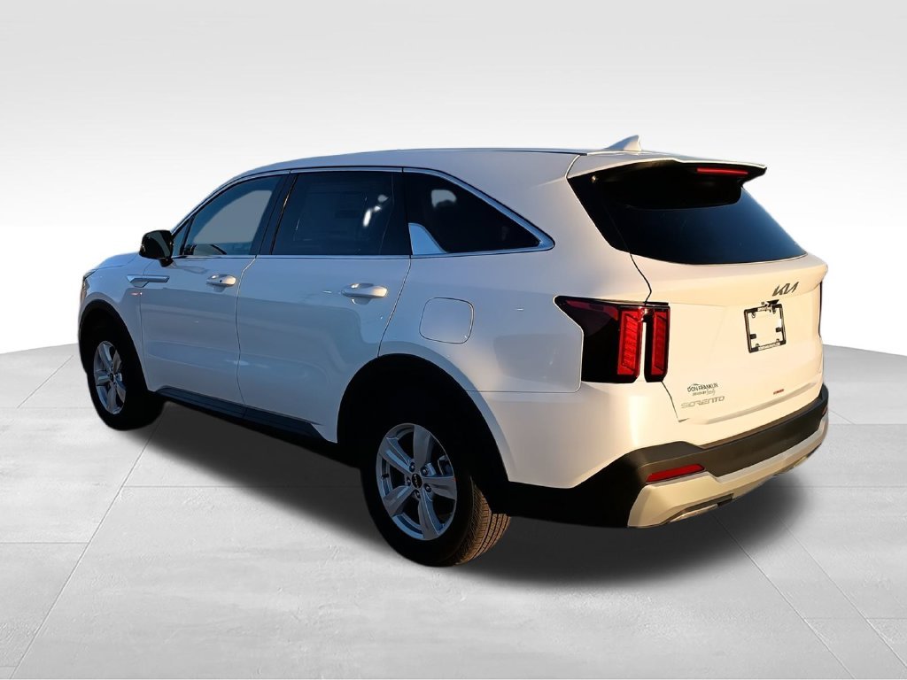 Used 2026 White Kia LX image 6