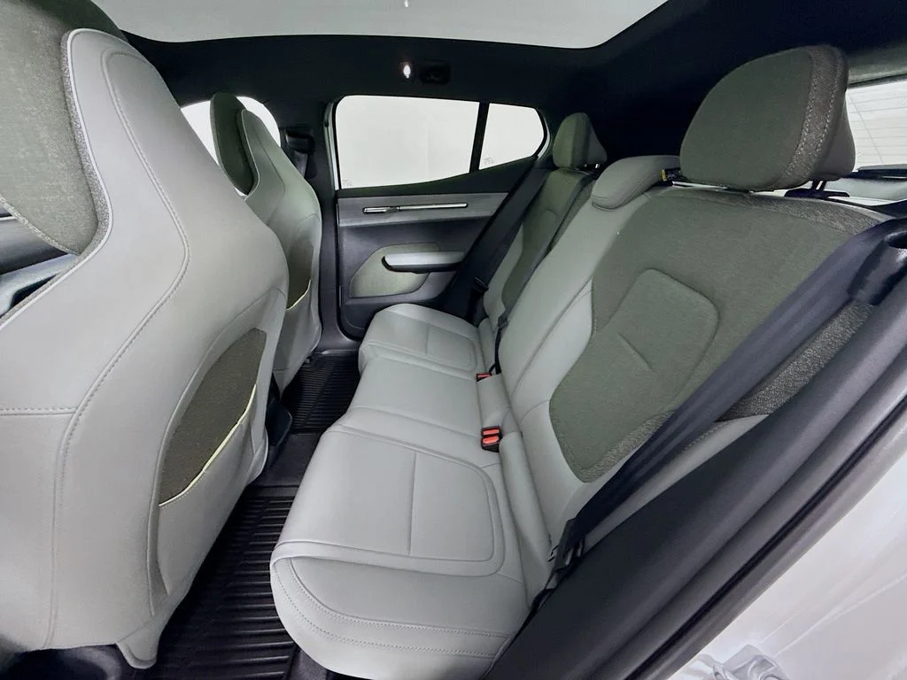 New 2026 Crystal White Volvo Twin Motor Performance Ultra image 17