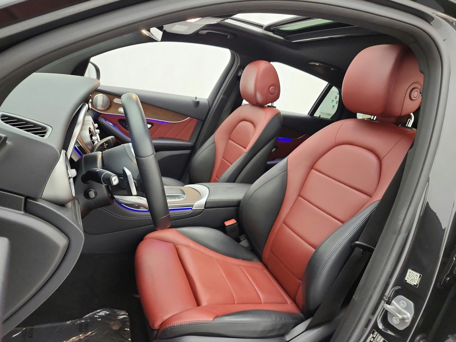 Used 2020 Graphite Grey Metallic Mercedes-Benz GLC 300 4MATIC® Coupe image 10