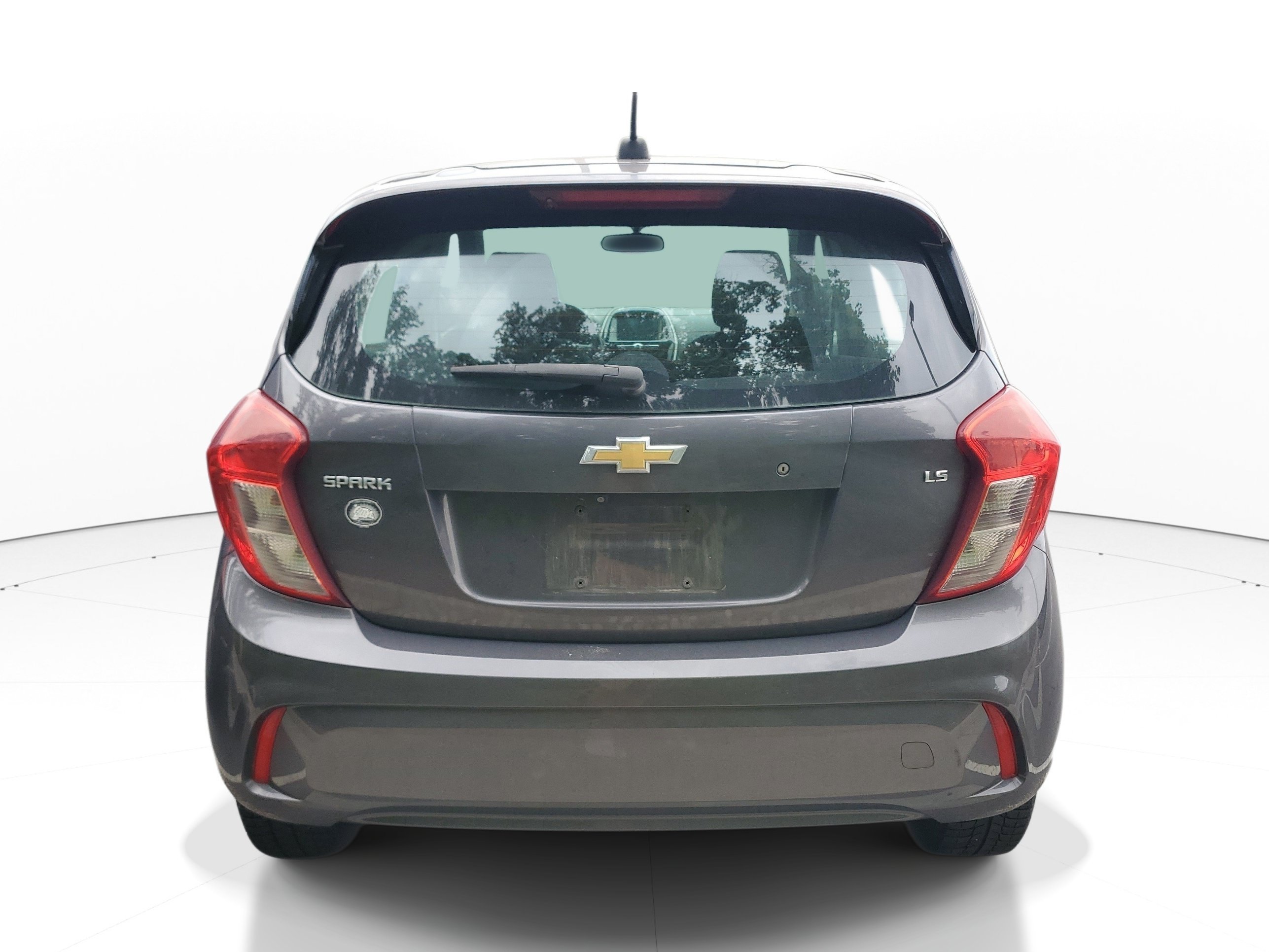 Used 2016 Silver Chevrolet LS image 8