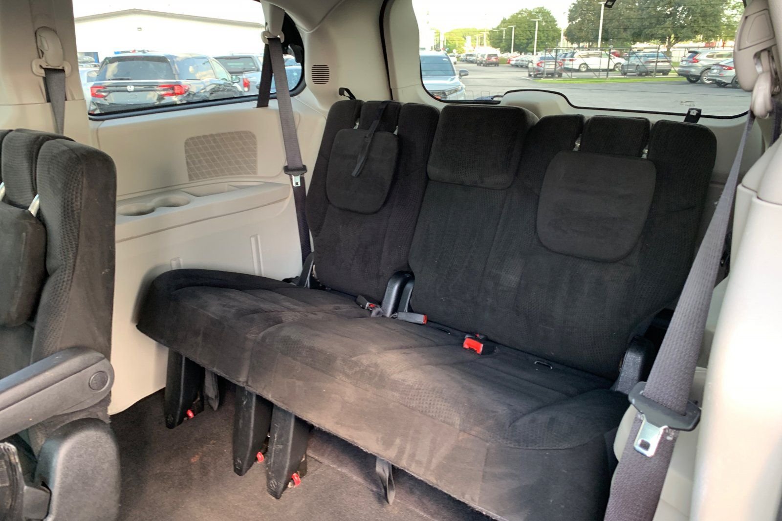 Used 2015 Red Dodge SE image 17