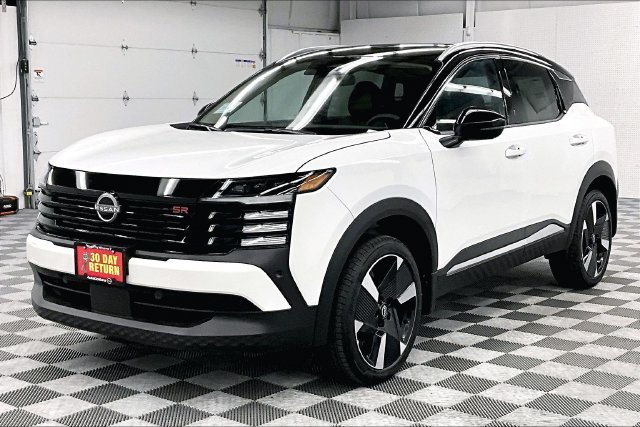 New 2026 Aspen White Tricoat/Super Black Nissan SR image 2
