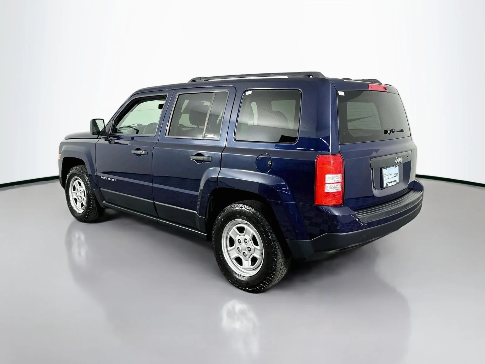 Used 2017 Blue Jeep Sport image 5