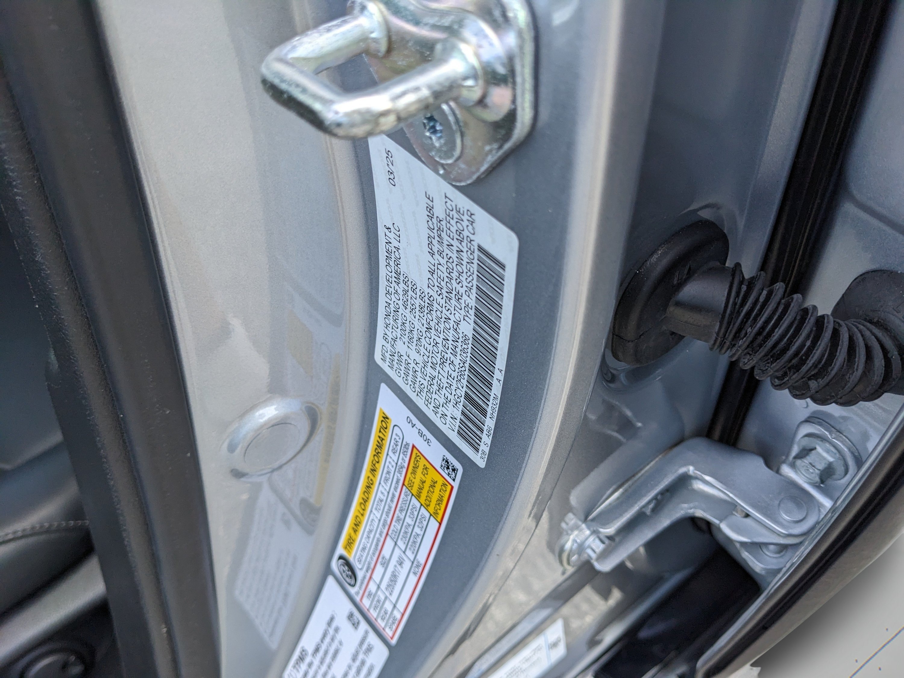 Used 2025 Solar Silver Metallic Honda EX-L image 40