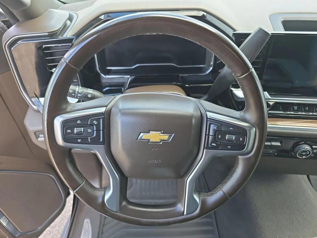 Used 2024 Gray Chevrolet LT image 11