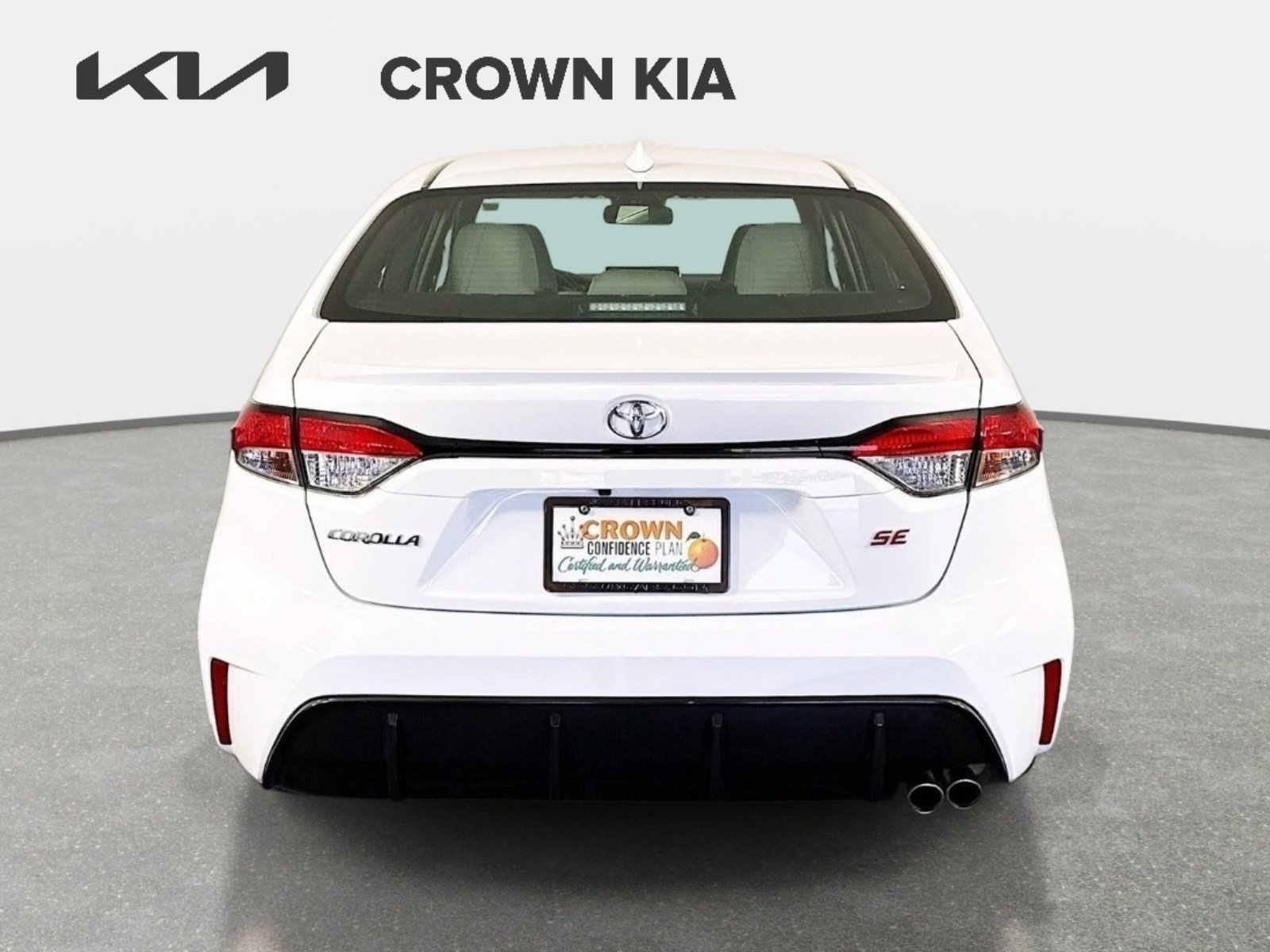 Used 2024 Ice Toyota SE image 6