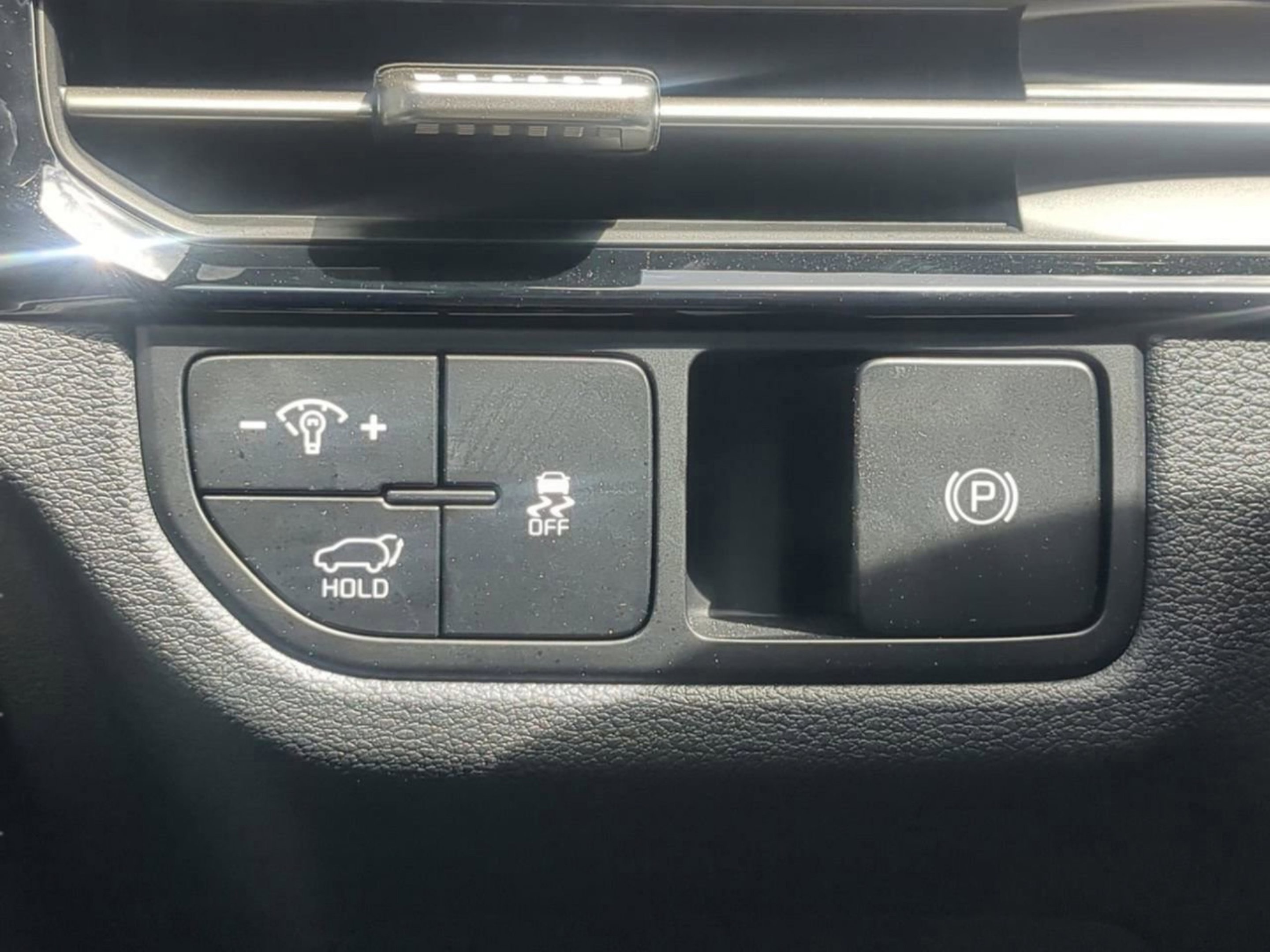 New 2026 Glacial White Pearl Kia SX-Prestige image 25