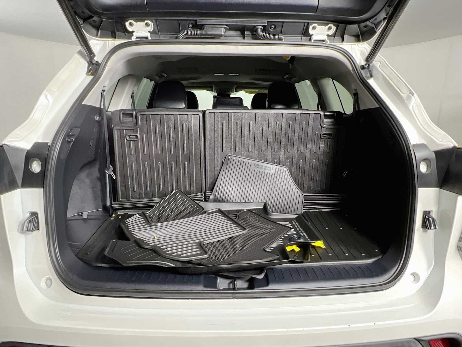 Used 2021 Blizzard Pearl Toyota XLE image 27