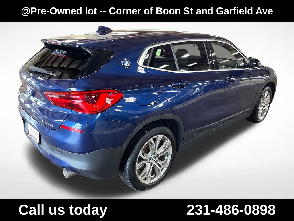 Used 2018 Blue BMW xDrive28i image 5