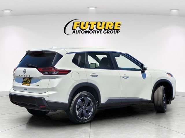 Used 2025 White Nissan SV image 4