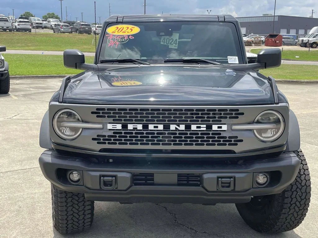 New 2025 Black Ford Badlands image 8