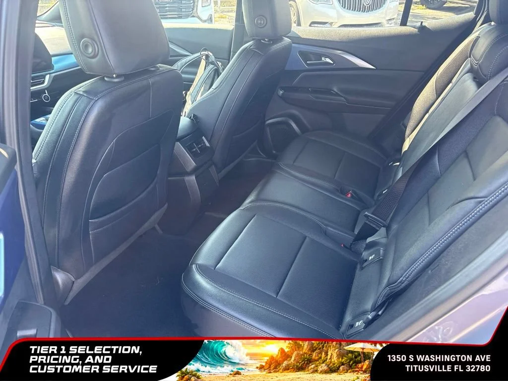 Used 2025 Galaxy Gray Metallic Chevrolet LT image 9