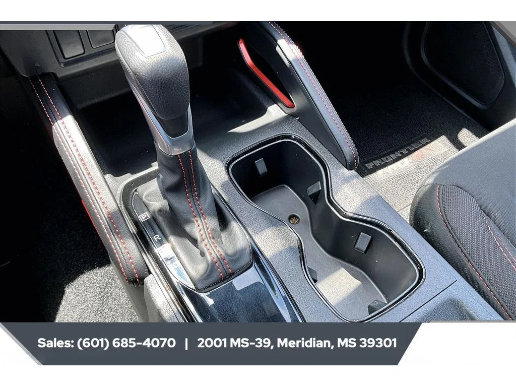 Used 2025 Boulder Gray Pearl Nissan PRO-4X image 23