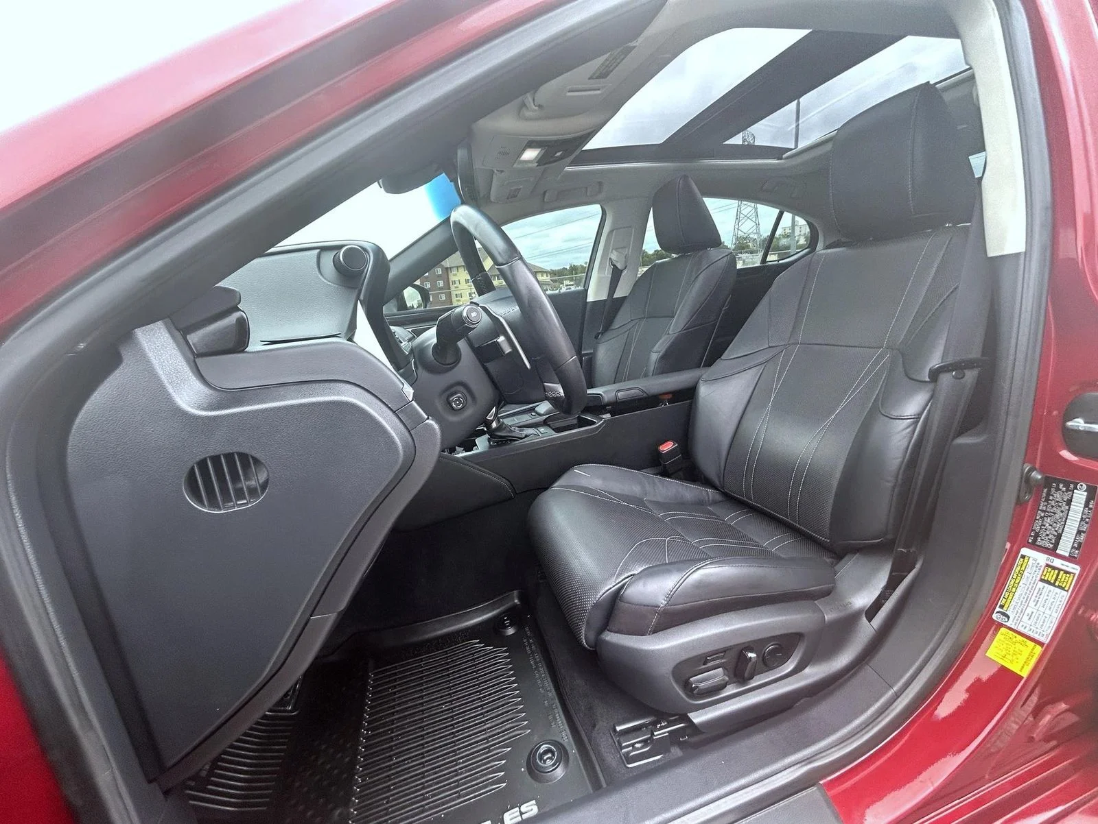 Used 2019 Red Lexus 350 Luxury image 10