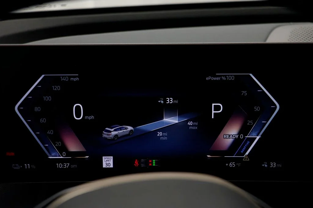 2026 BMW iX 45 - Photo 8