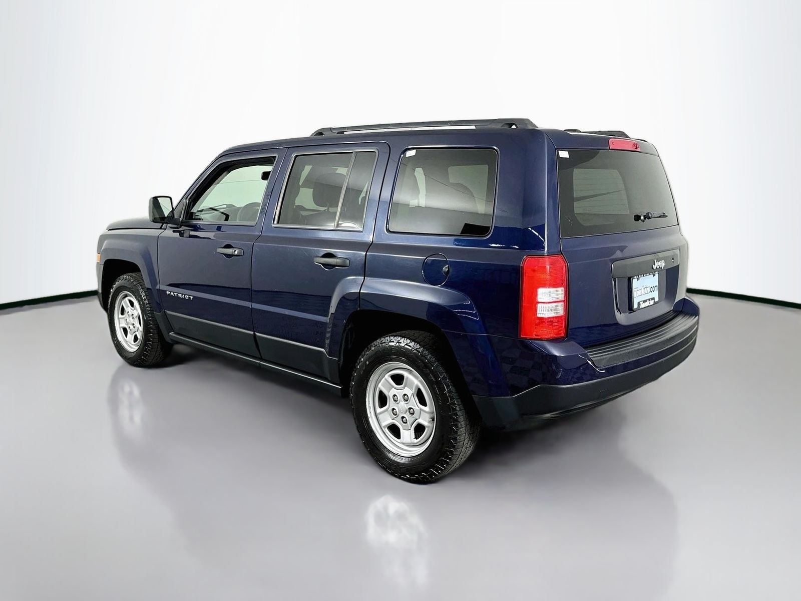 Used 2017 True Blue Pearlcoat Jeep Sport image 5