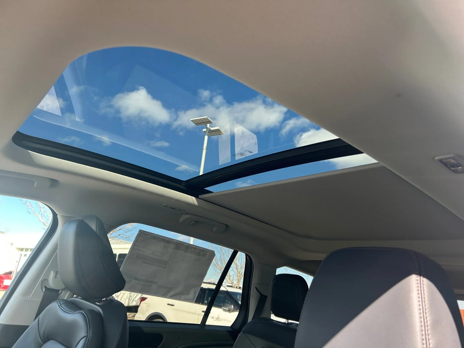 New 2026 Harbour Grey Clearcoat Lincoln Premiere image 17