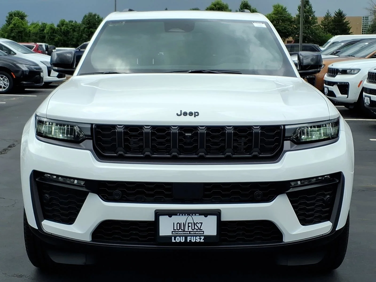New 2026 Bright White Clear-Coat Exterior Paint Jeep  image 23