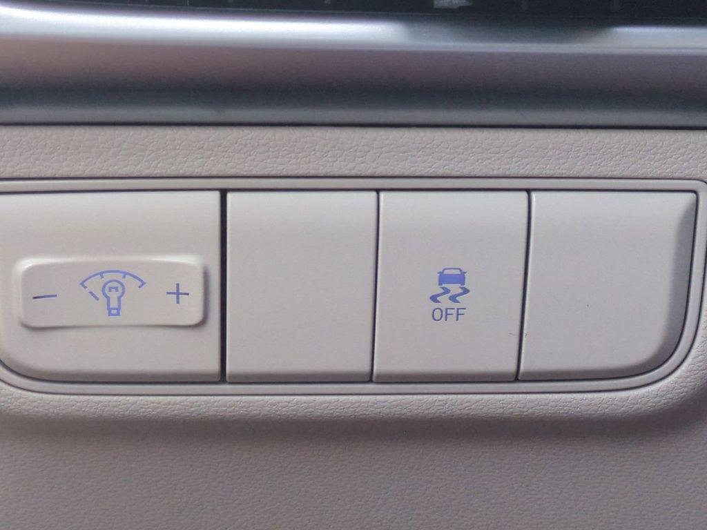 New 2026 White Hyundai SE FWD image 26