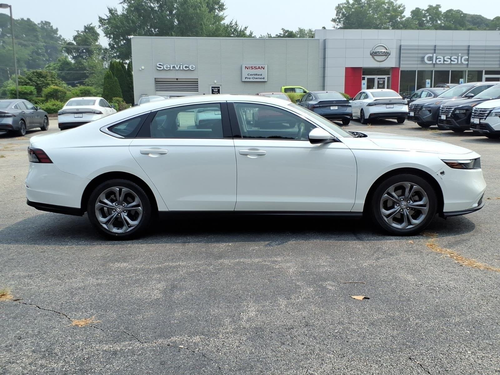 Used 2024 WHITE Honda EX image 6