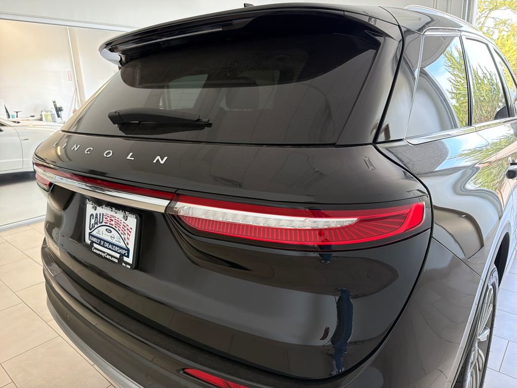 Used 2023 Black Metallic Lincoln Reserve image 28