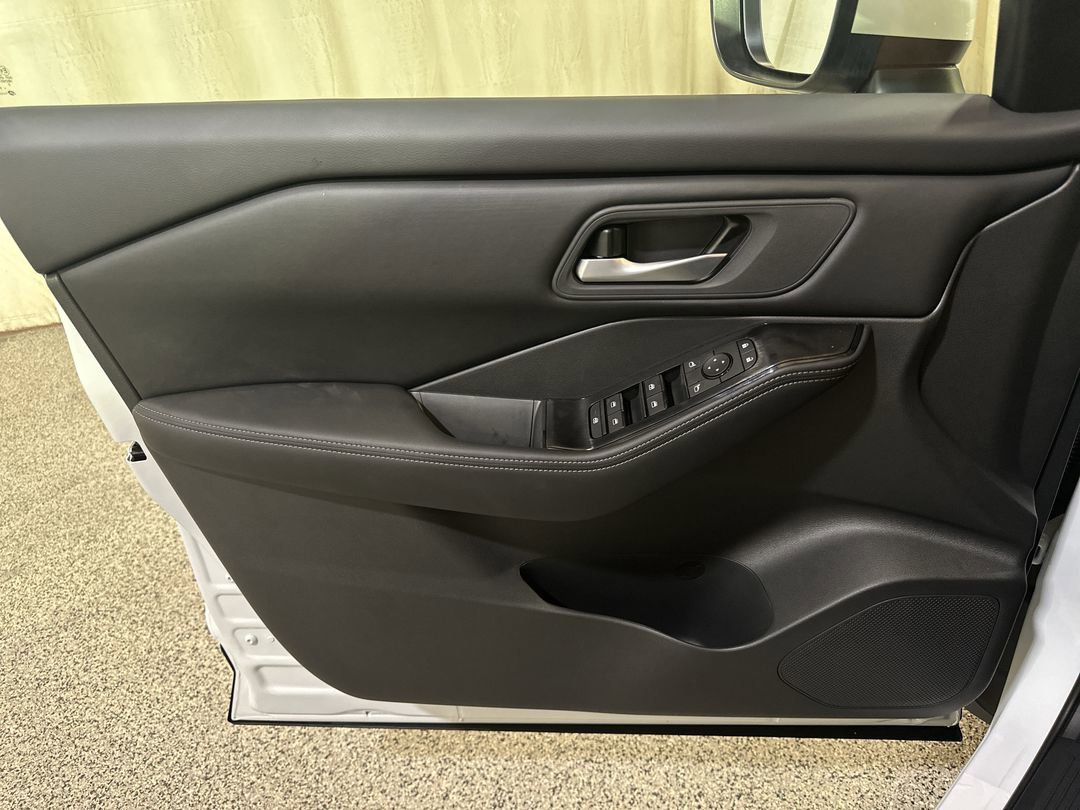 2026 Nissan Rogue SV - Photo 16