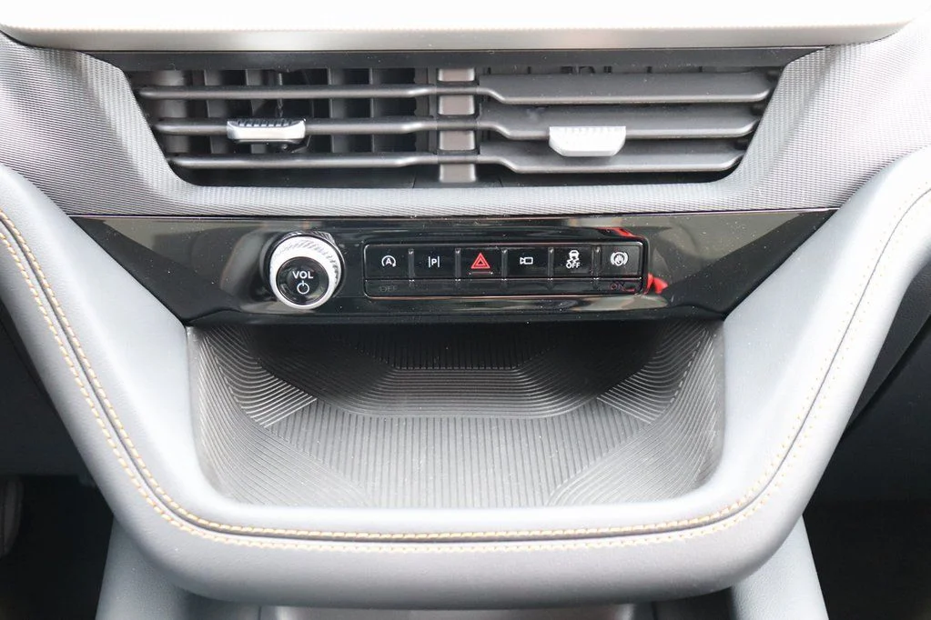 New 2026 Space White Metallic Ford Tremor® image 25