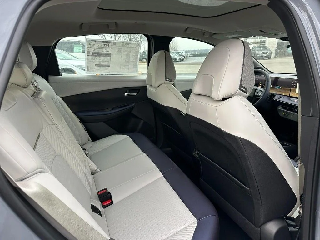 New 2026 Boulder Gray Pearl / Super Black Two-tone Nissan Platinum+ image 4