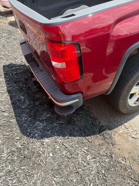 Used 2018 Red GMC SLT image 9