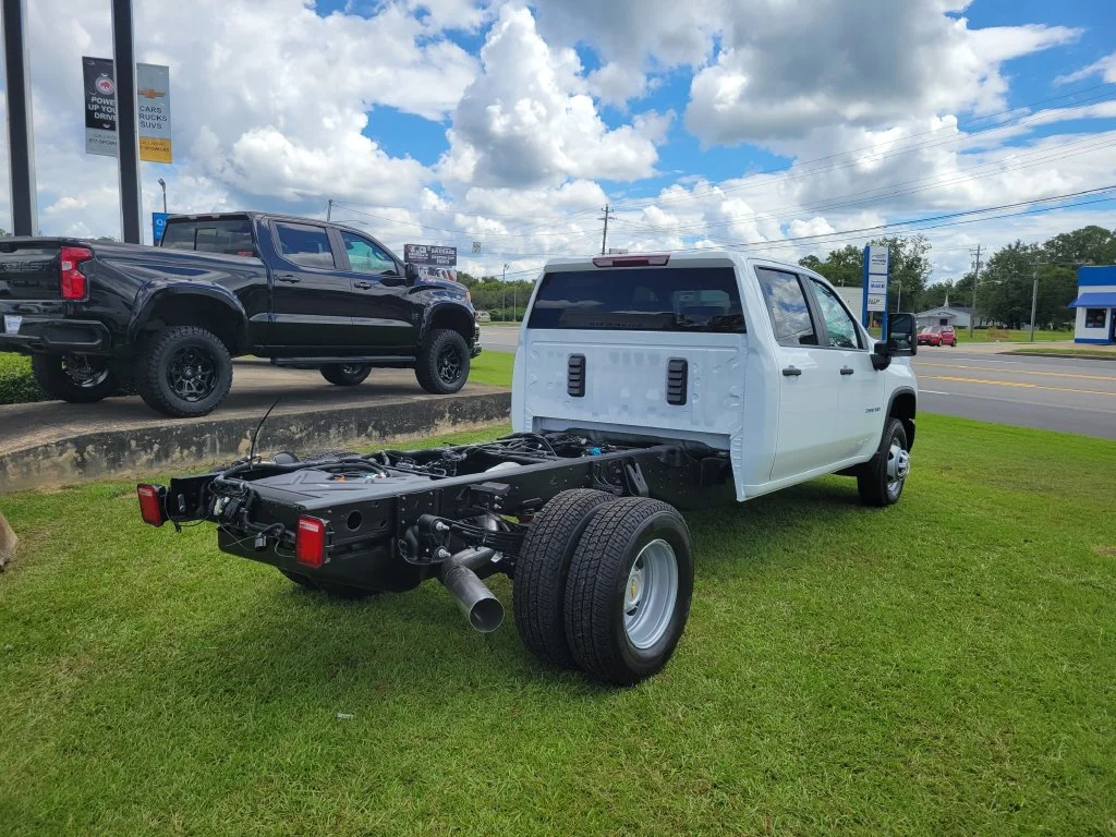 New 2026 Summit White Chevrolet Work Truck image 6