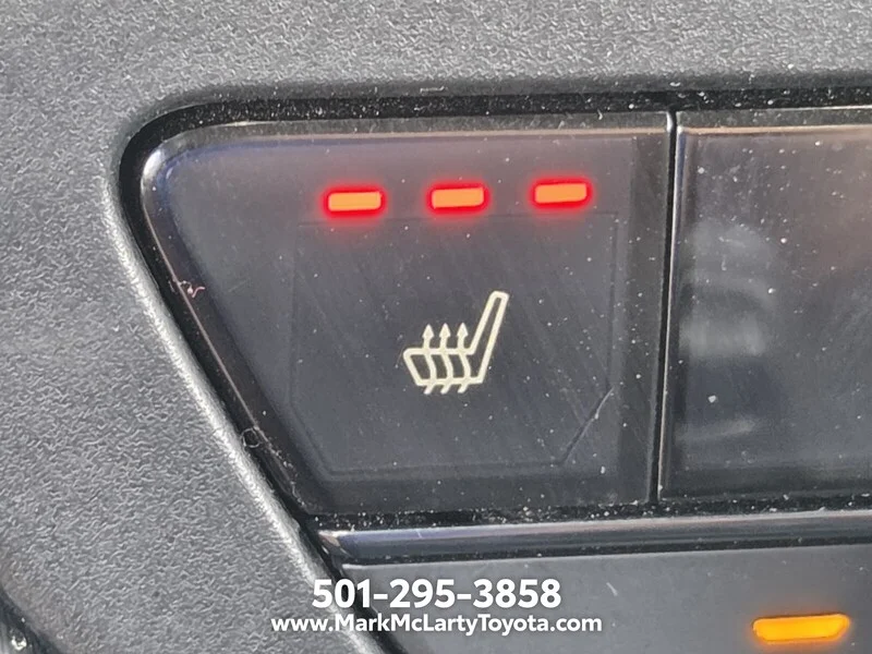 Used 2025 Solar Silver Metallic Honda SE CVT image 21