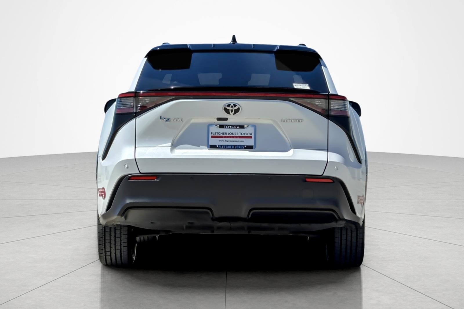 Certified Used 2023 Wind Chill Pearl Toyota Limited image 4