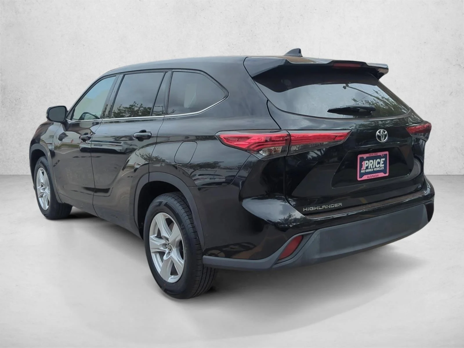 Used 2021 Midnight Black Metallic Toyota LE image 7