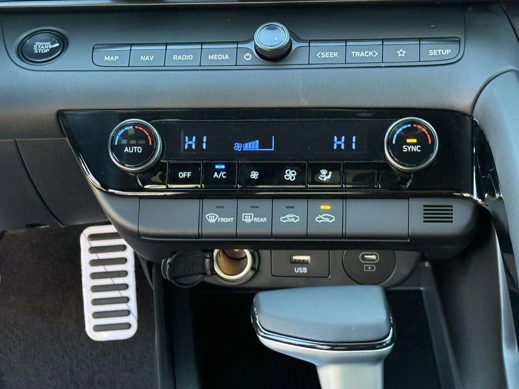 2025 Hyundai Elantra Blue - Photo 21