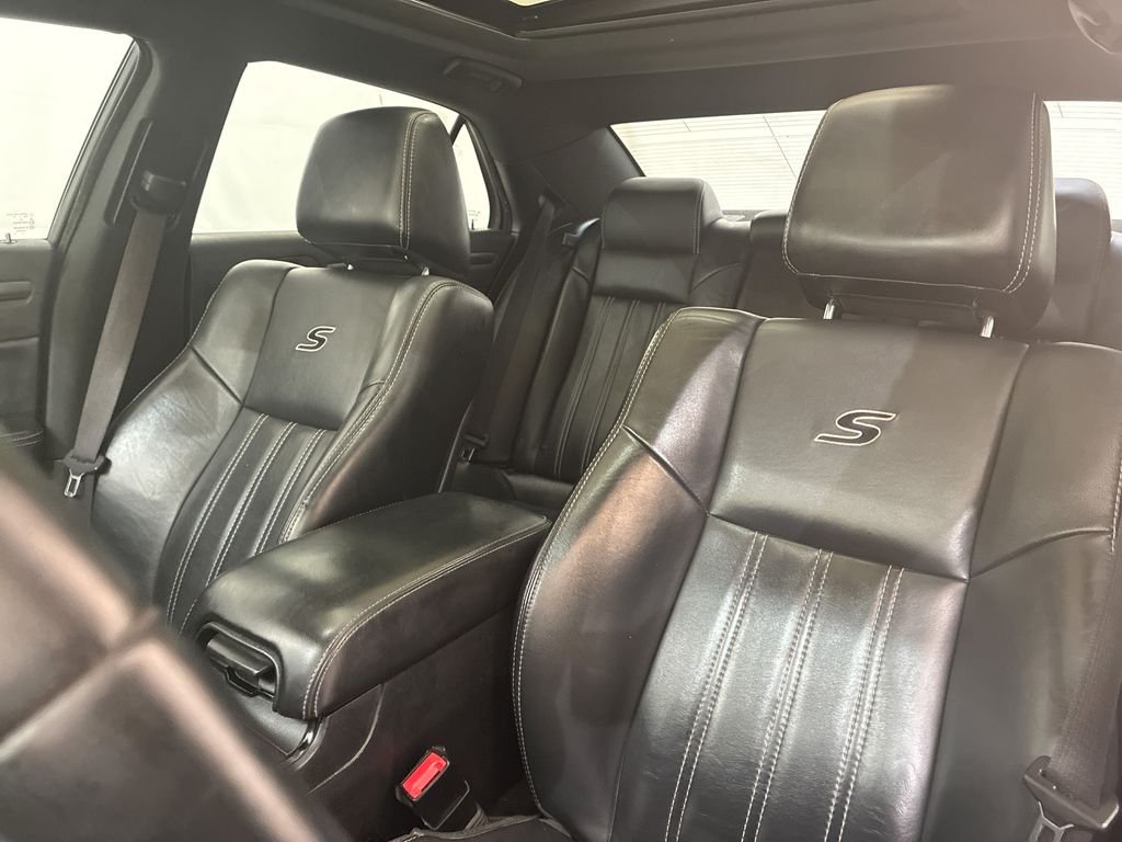 Used 2014 White Chrysler S image 10