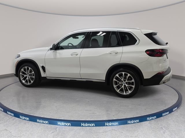 Certified Used 2026 Alpine White BMW xDrive40i image 8