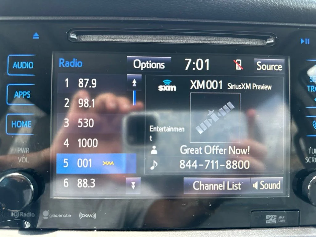 Used 2017 White Toyota XLE image 33