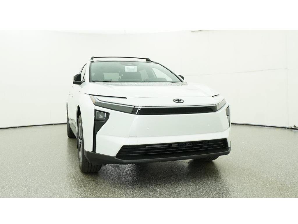 New 2026 Wind Chill Pearl Toyota XLE image 30