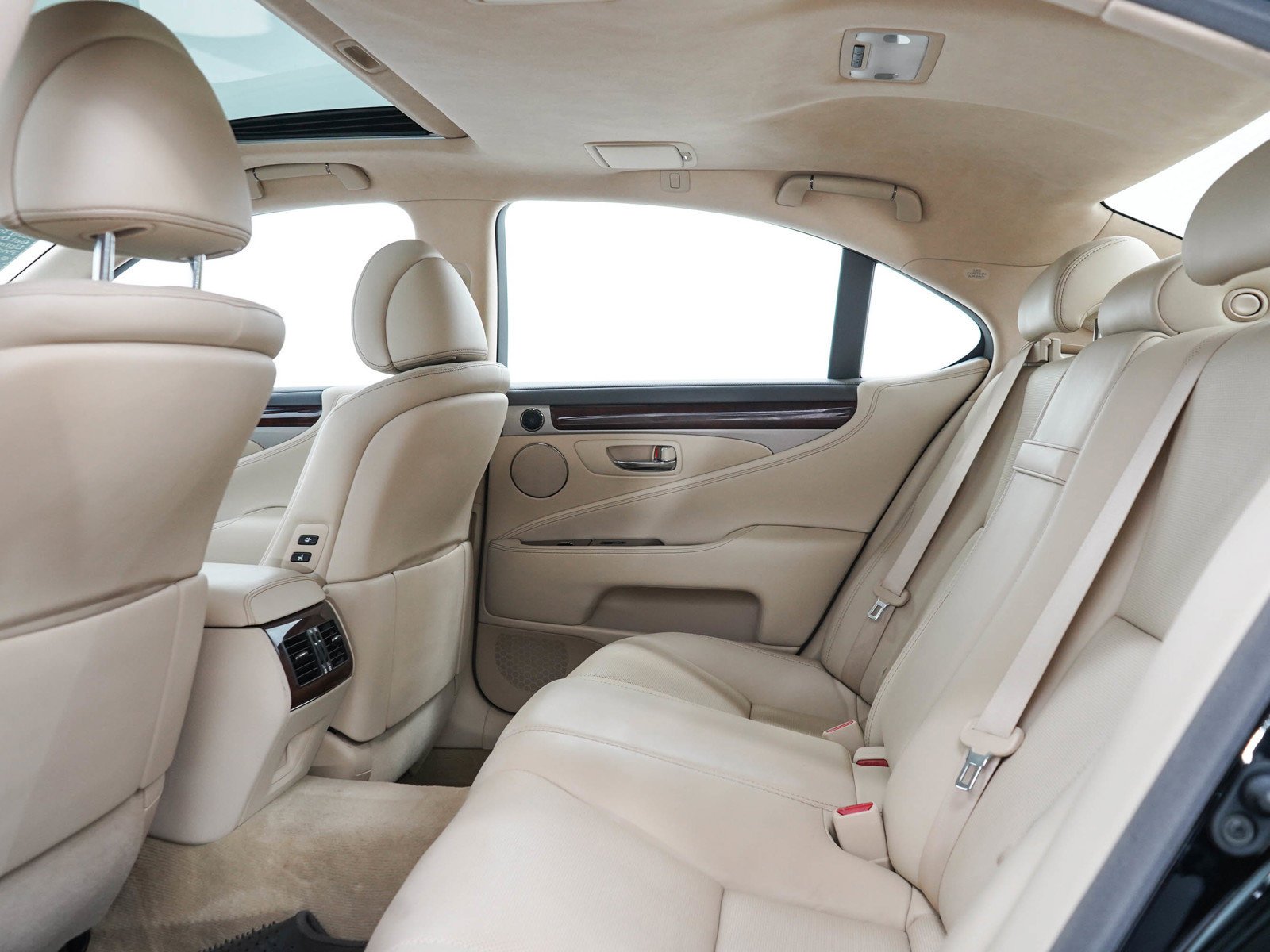 Used 2015 Obsidian Lexus 460 image 13