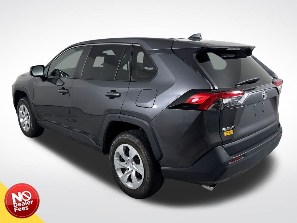 2025 Toyota RAV4 LE - Photo 6