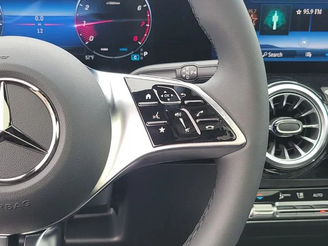Used 2026 Gray Mercedes-Benz GLA 250 image 32