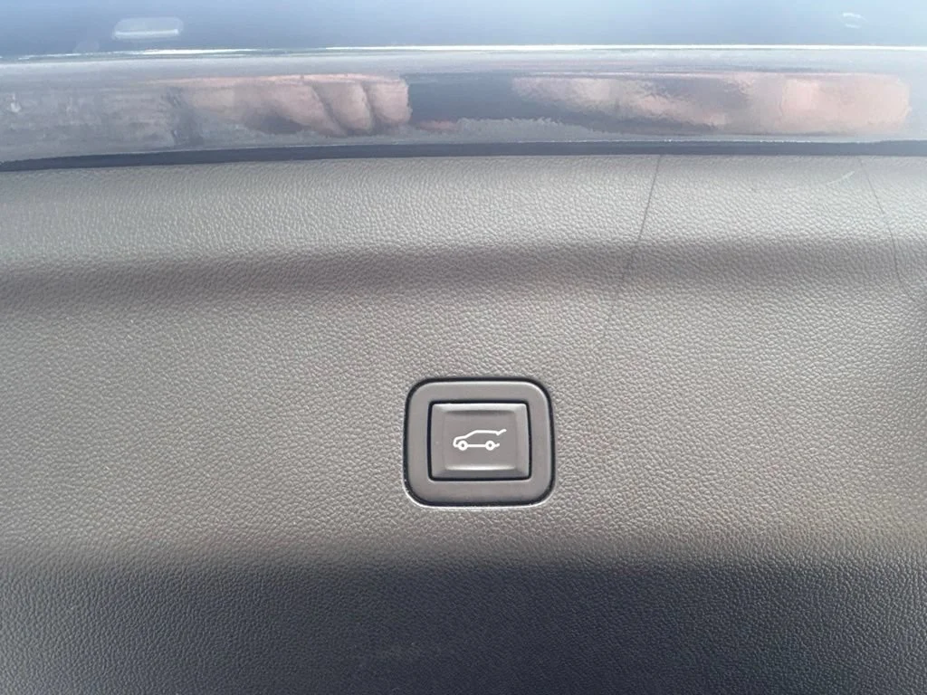 Used 2023 Black Chevrolet High Country image 24