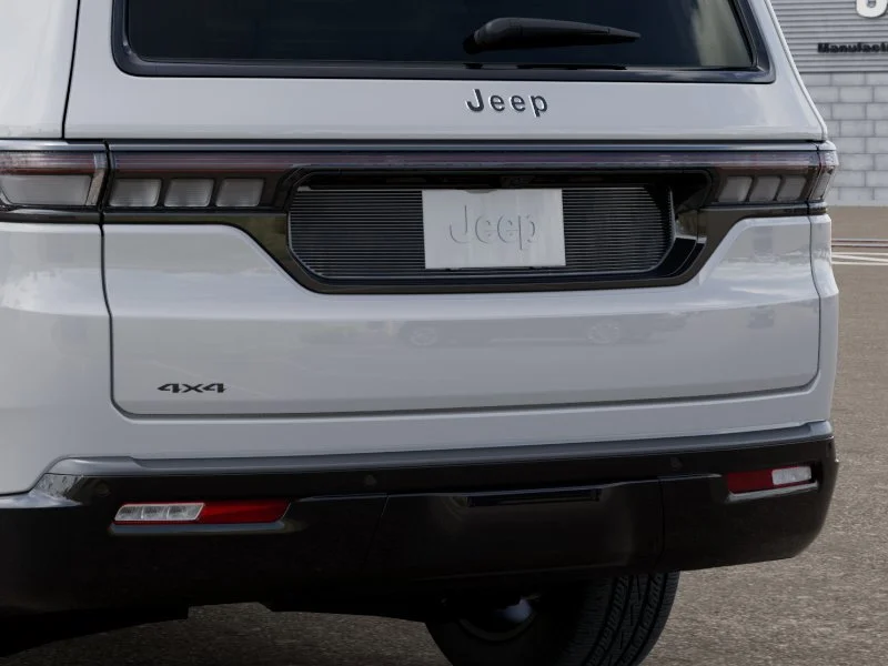 New 2026 Bright White Clear-Coat Exterior Paint Jeep Limited Altitude image 13